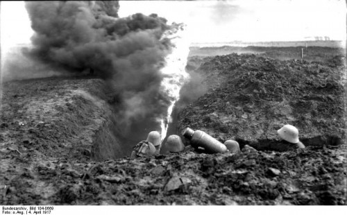 Lance-flammes allemand de la Première Guerre mondiale, photo datée du 4 avril 1917