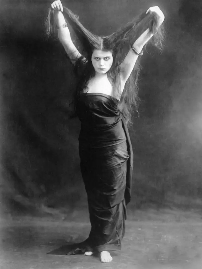 Theda Bara – et Hollywood inventa la vamp
