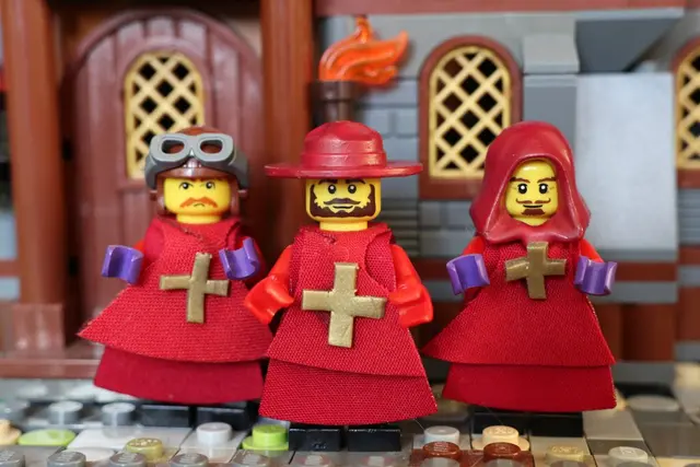 Nobody expects spanish inquisition… LEGO