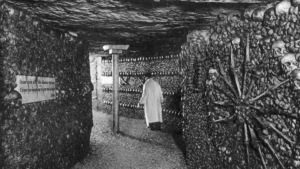 Les Catacombes de Paris en 1899